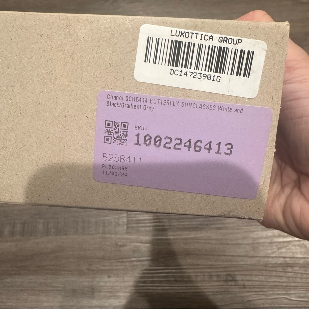 Chanel Butterfly CC Logo White and Black Sunglasses CH5414 - Picture 6 of 16